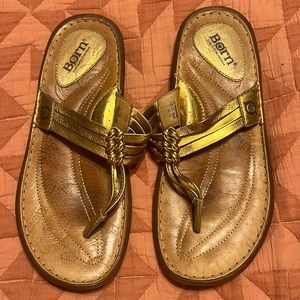 Born Thong Sandals Size 39 or 9 Gold Women’s
